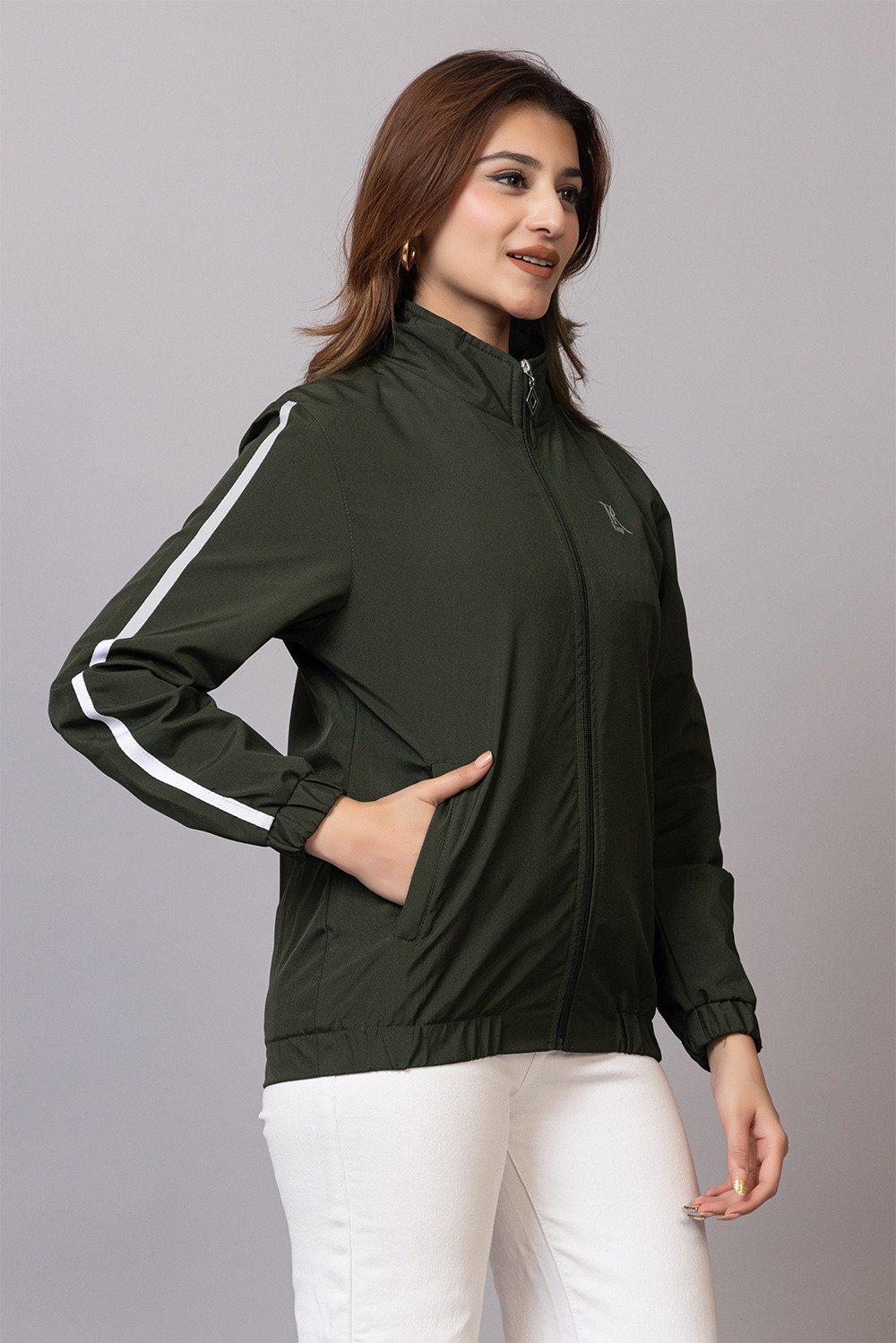 YAQR Women’s Regular Fit Windcheater Jacket Lightweight Windproof Polyester Jacket for Mild Winter Zipper Pockets, Elastic Hem & Easy Wash (5)